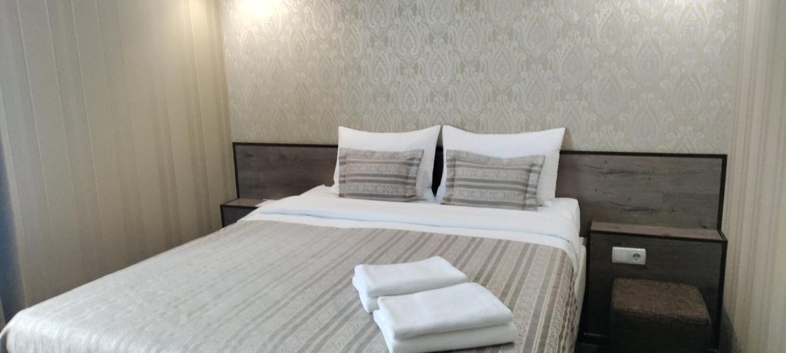 Шляпа Otel Dnipro Dış mekan fotoğraf