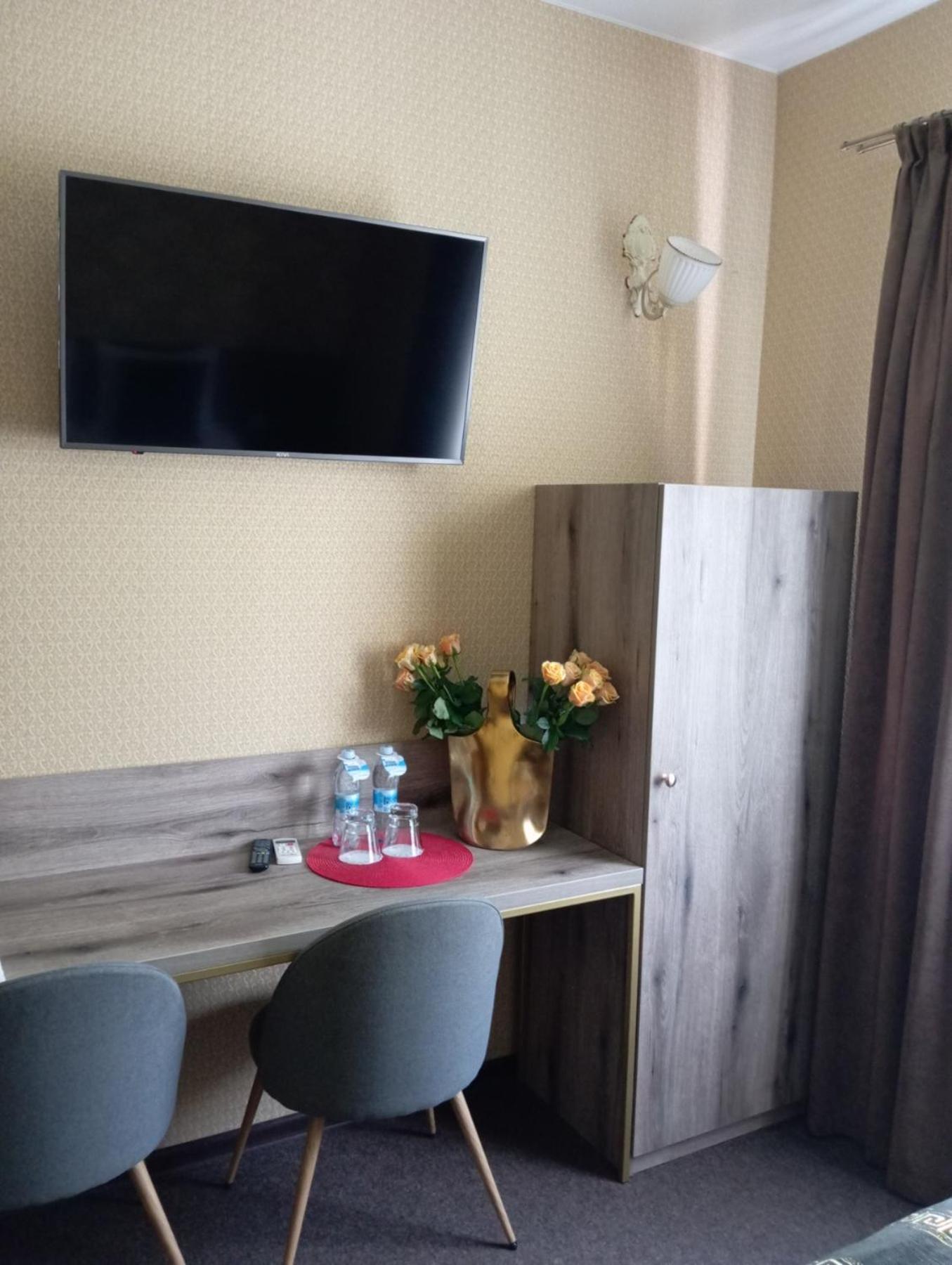 Шляпа Otel Dnipro Dış mekan fotoğraf