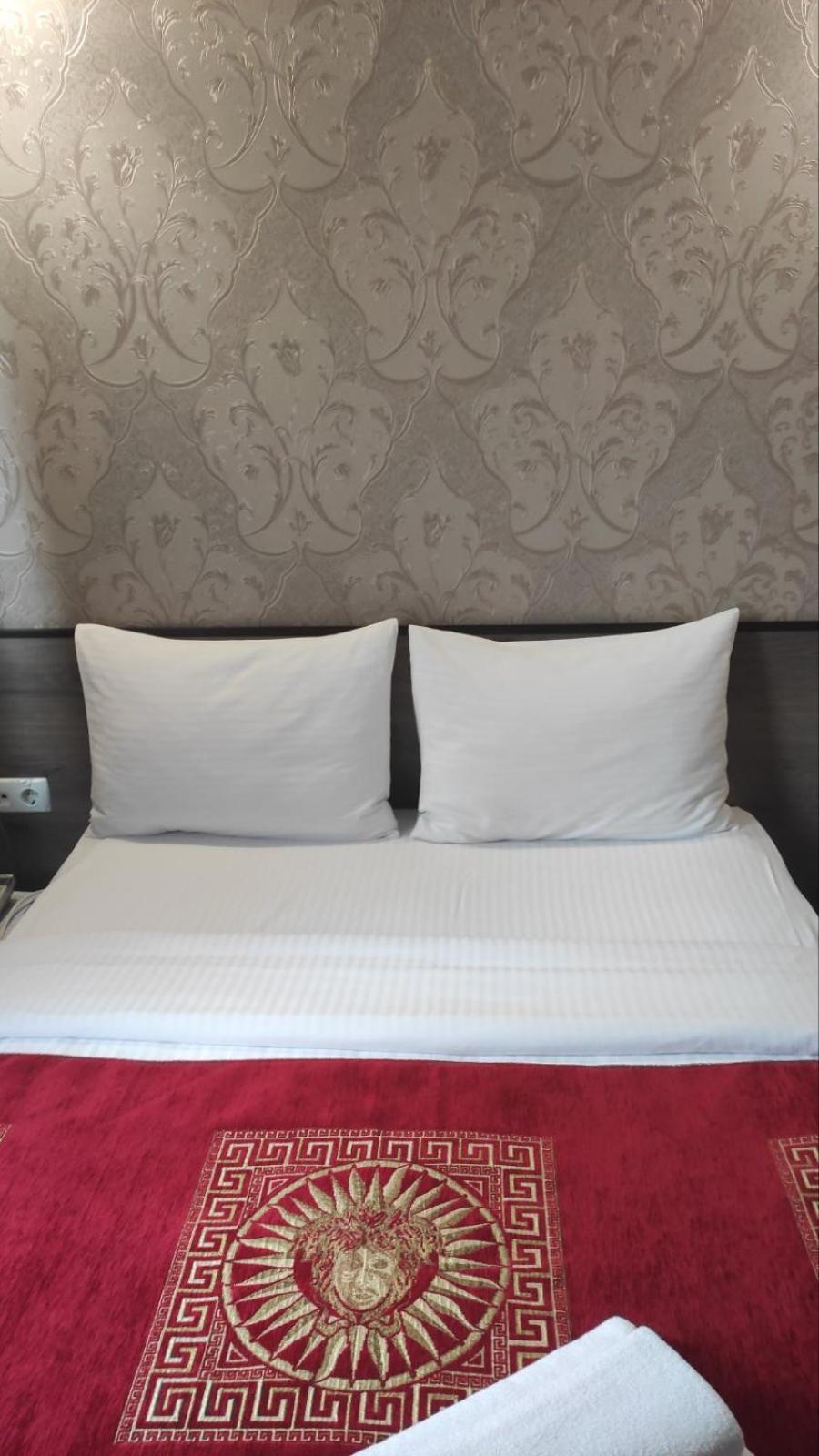 Шляпа Otel Dnipro Dış mekan fotoğraf