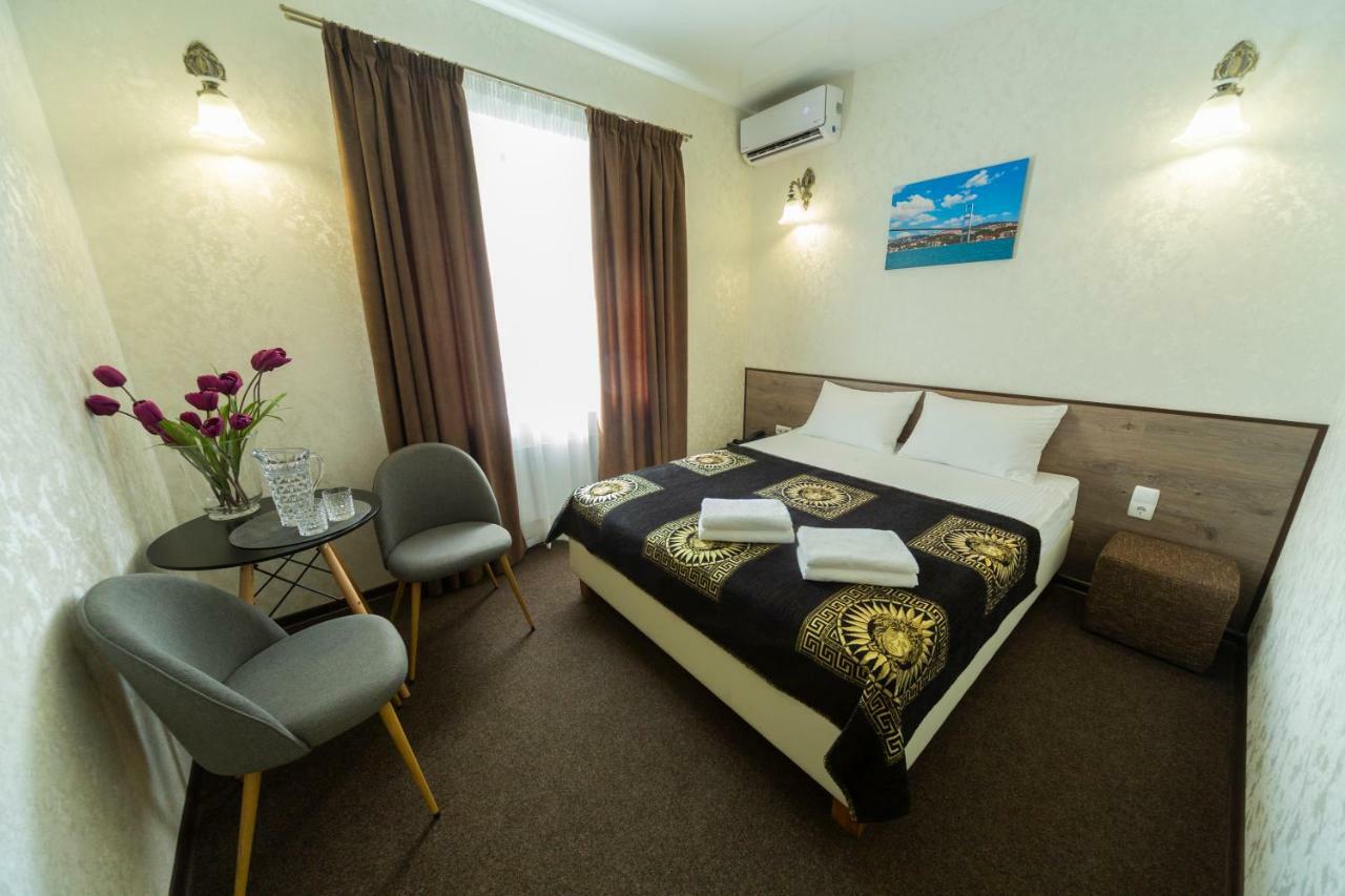 Шляпа Otel Dnipro Dış mekan fotoğraf